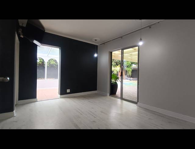3 bed property to rent in BLOUBERG SANDS